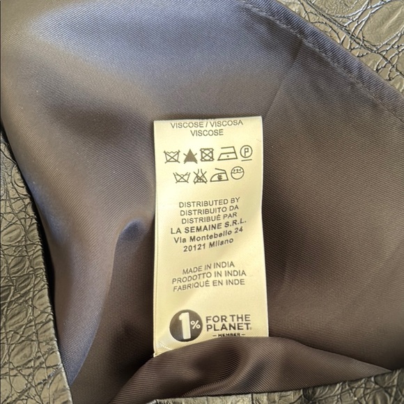 Mini Pencil Skirt for Work Black front Zipper - Picture 5 of 9